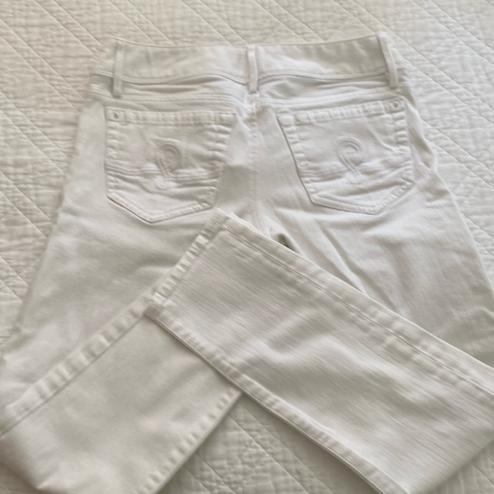 Lilly Pulitzer white denim worth Skinny Mini jeans.